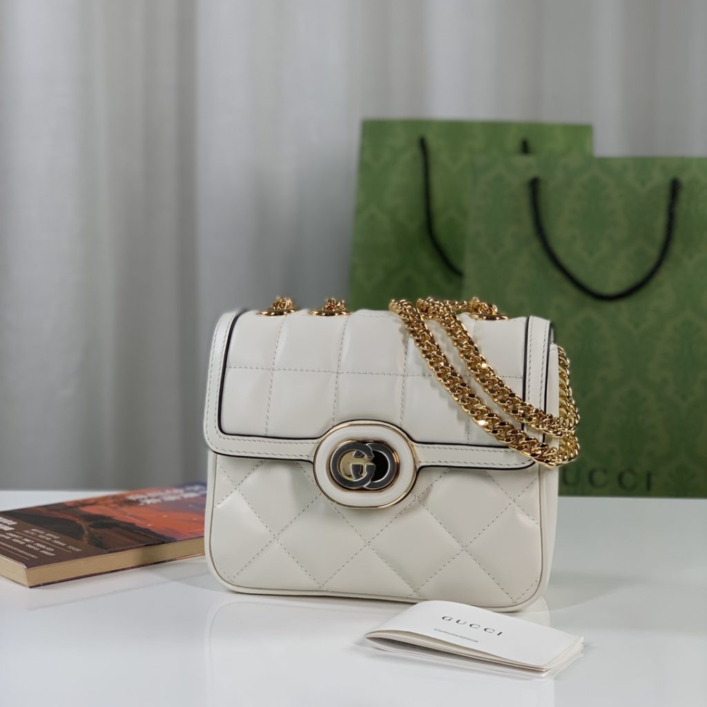 ❤️❤️💛💛 The new GG Deco series interlocking double G mini backpack, white quilted leather with gold accessories, sheepskin lining, chain strap shoulder strap, model number 741457 white, size 18X14.5X8cm