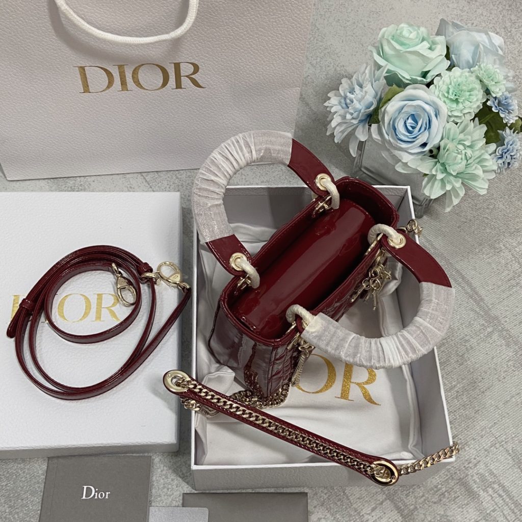 Mini Three Grid Lacquer Leather Wine Red/Rose Gold Buckle Imported Calfskin Frosted Deer Skin Pattern Velvet Lining High Density Electroplated Hardware Rose Gold Small Hole Pull Ring Straight Line Real Screw Lock Adjustable Leather Shoulder Strap ➕ Chain complete with original packaging