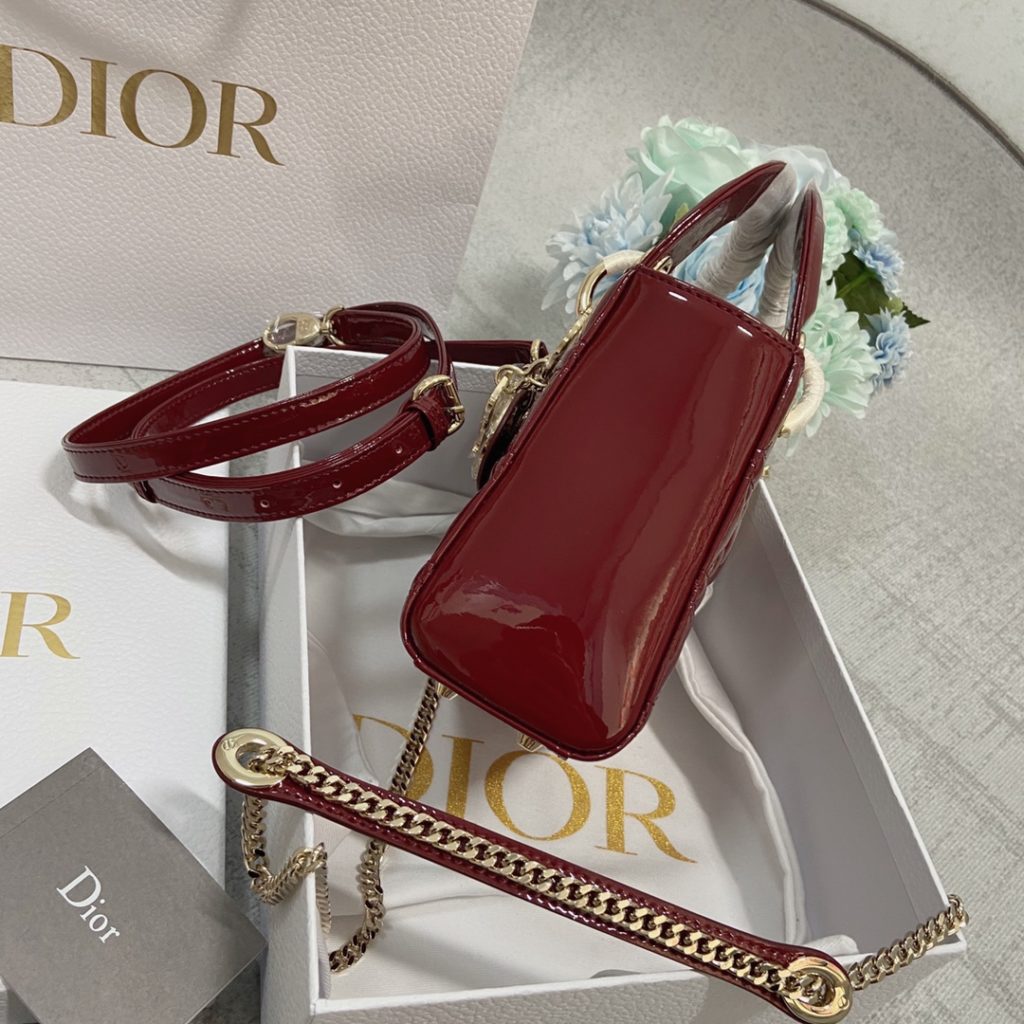 Mini Three Grid Lacquer Leather Wine Red/Rose Gold Buckle Imported Calfskin Frosted Deer Skin Pattern Velvet Lining High Density Electroplated Hardware Rose Gold Small Hole Pull Ring Straight Line Real Screw Lock Adjustable Leather Shoulder Strap ➕ Chain complete with original packaging