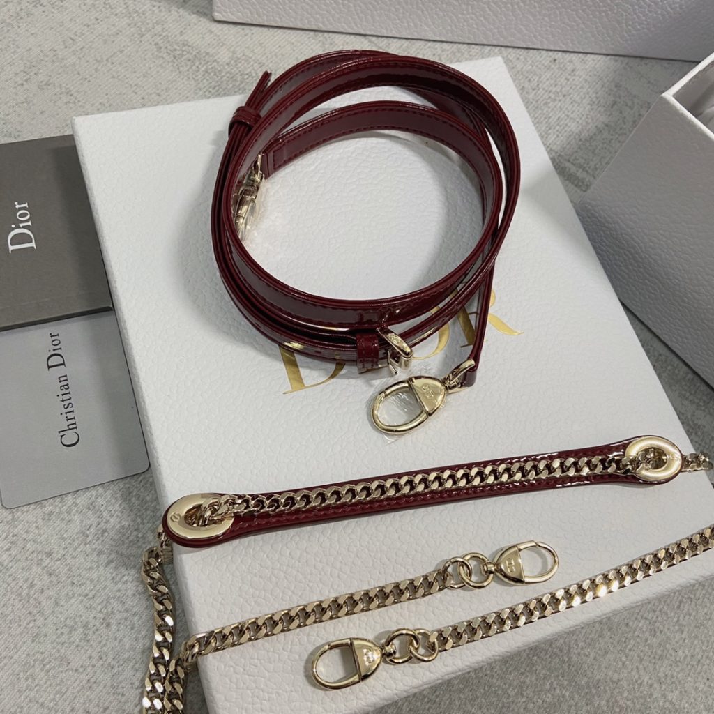 Mini Three Grid Lacquer Leather Wine Red/Rose Gold Buckle Imported Calfskin Frosted Deer Skin Pattern Velvet Lining High Density Electroplated Hardware Rose Gold Small Hole Pull Ring Straight Line Real Screw Lock Adjustable Leather Shoulder Strap ➕ Chain complete with original packaging