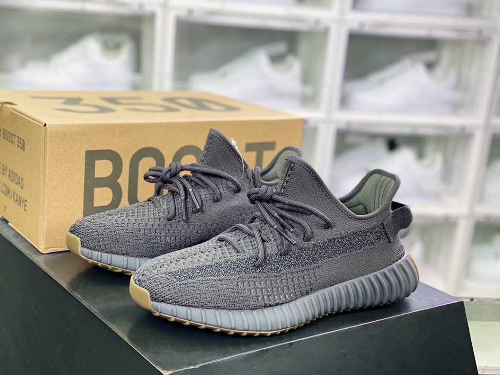 Kanye West x Yeezy Boost 350 V2 