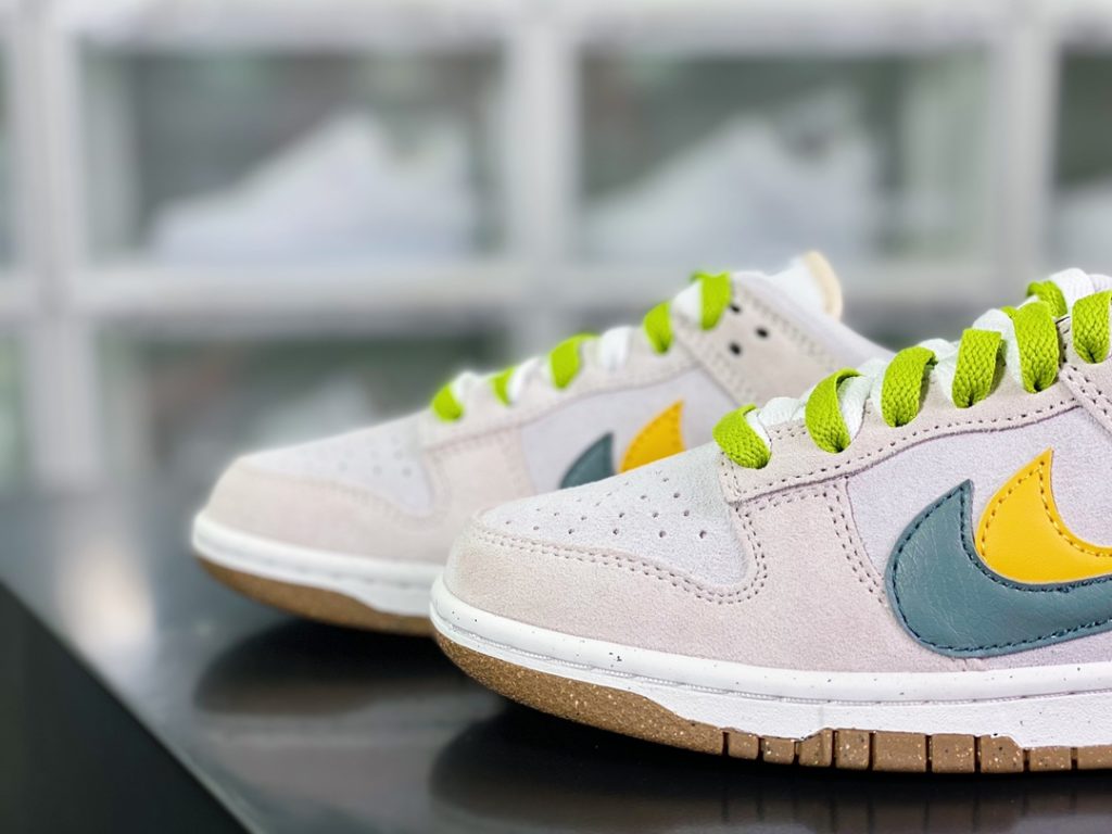 SB Dunk Low SE 