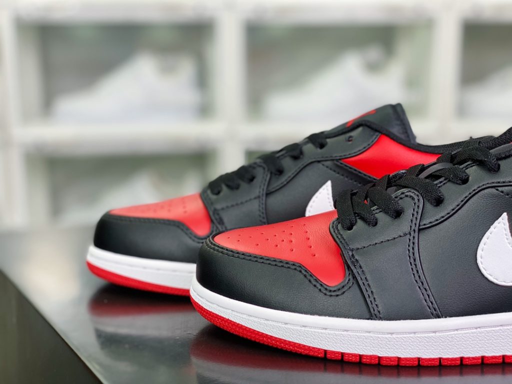 Air Jordan 1 Low 