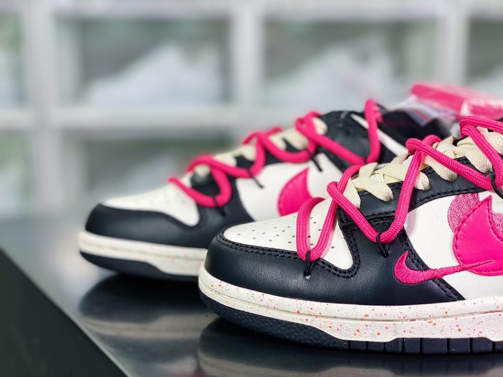 Wmns SB Dunk Low 