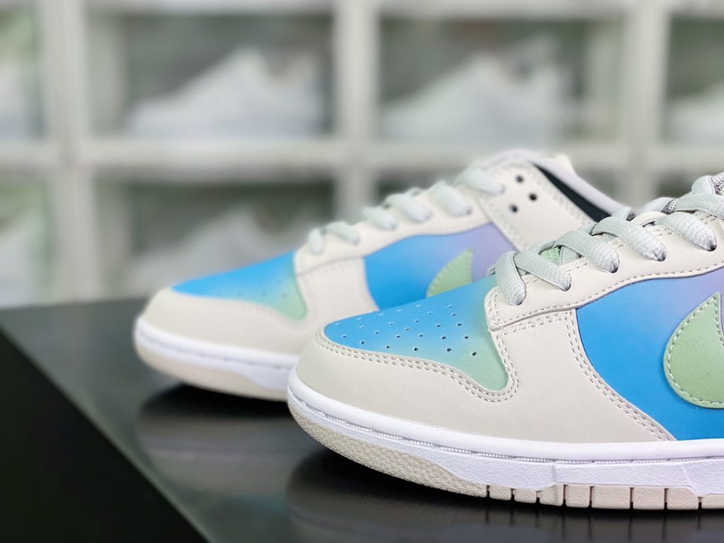 SB Dunk Low Retro SP 