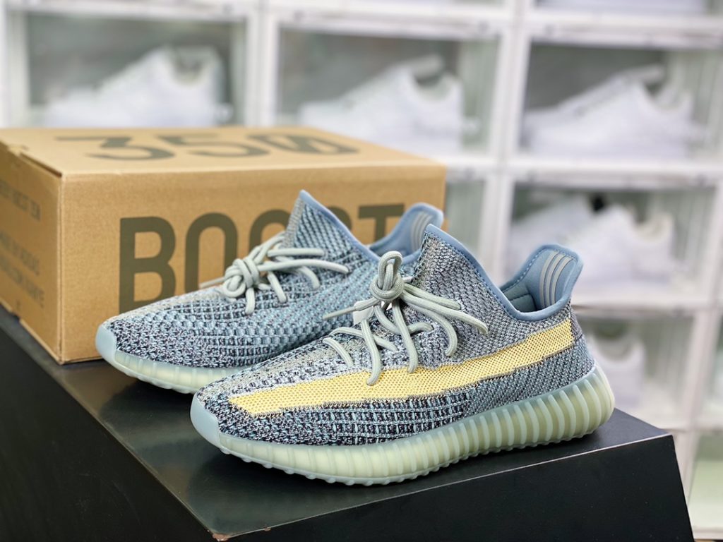 Kanye West x Yeezy Boost 350 V2 