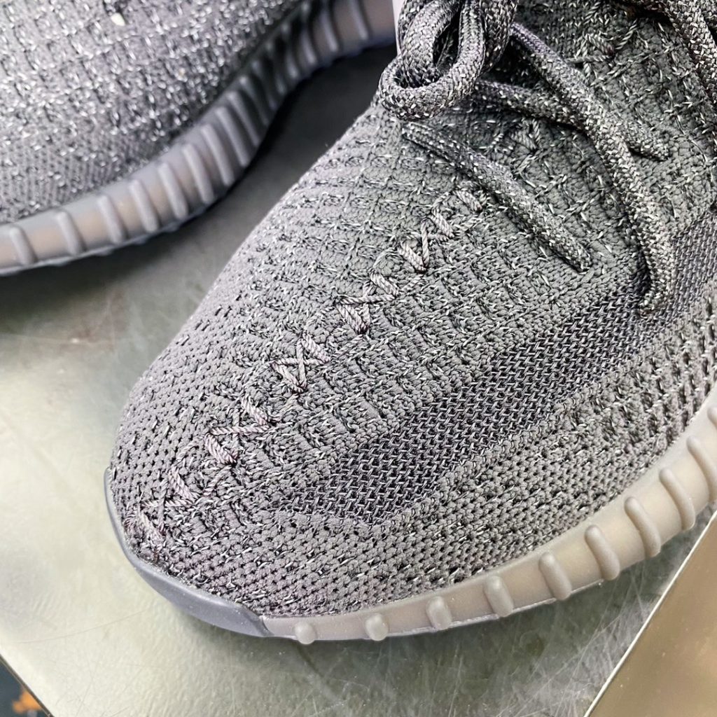 Kanye West x Yeezy Boost 350 V2 