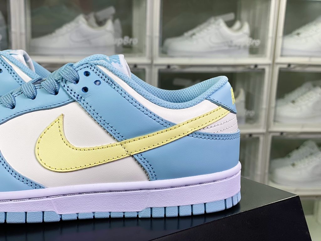 Wmns SB Dunk Low 