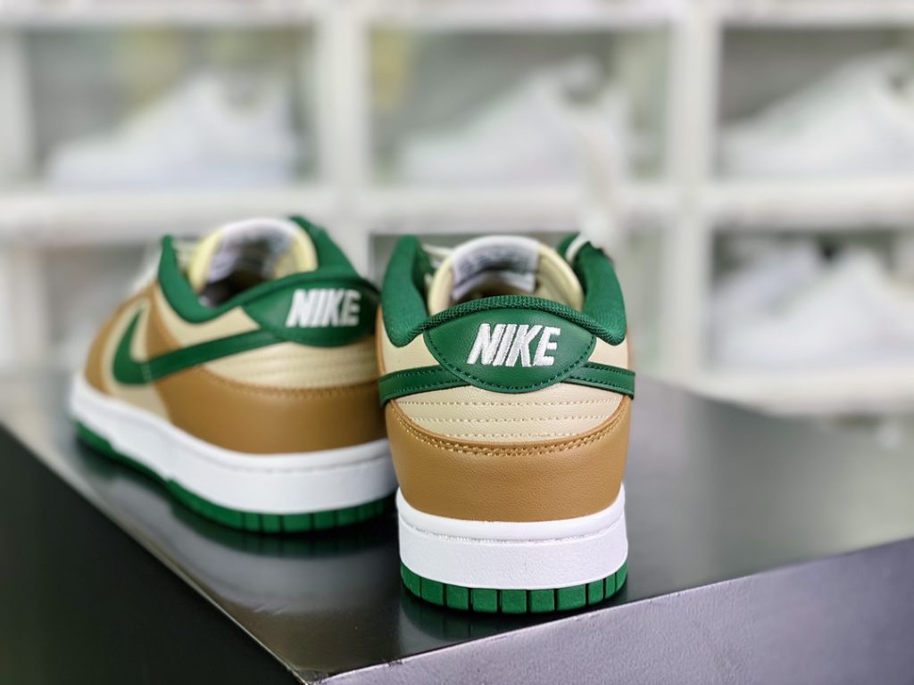 SB Dunk Low 