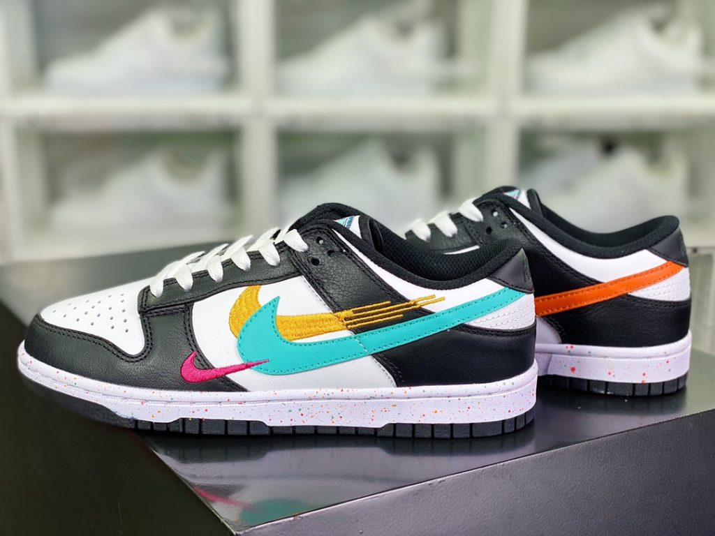 Wmns SB Dunk Low 