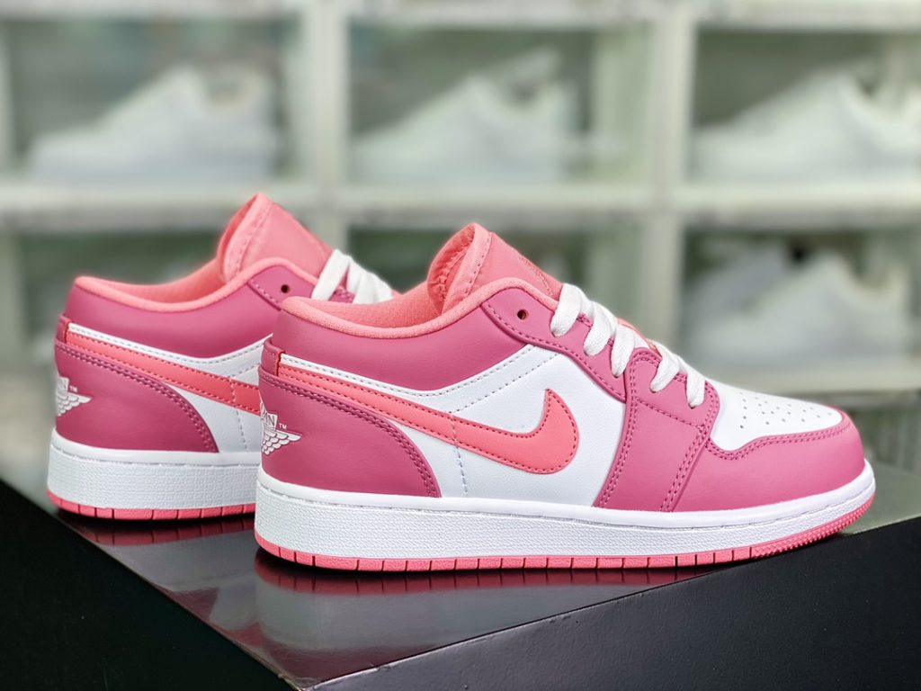 Wmns Air Jordan 1 Low GS 