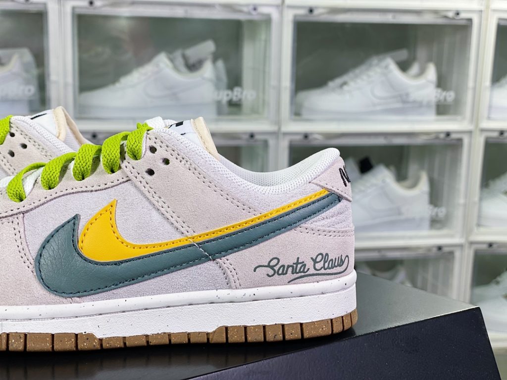 SB Dunk Low SE 