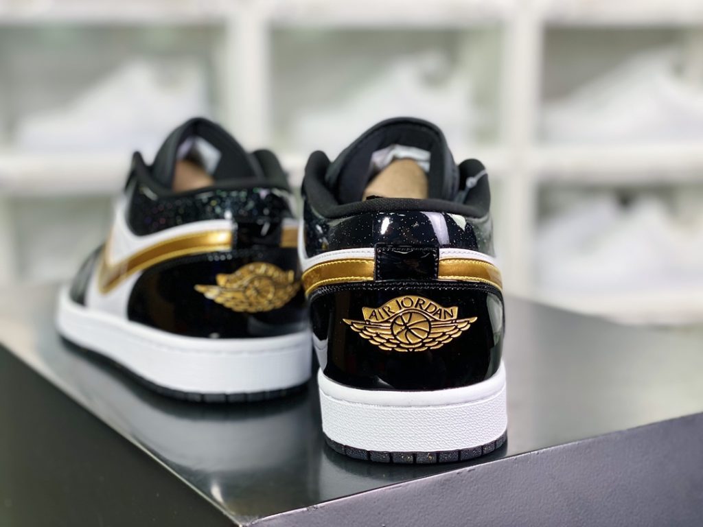 Air Jordan 1 Low 