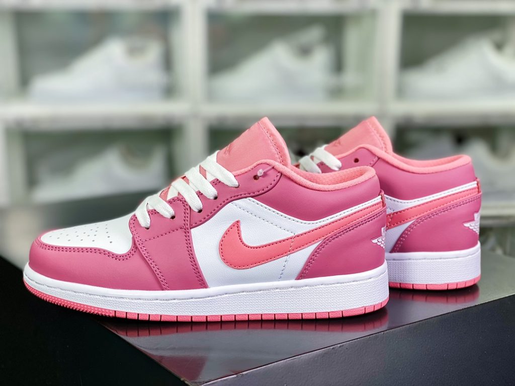 Wmns Air Jordan 1 Low GS 