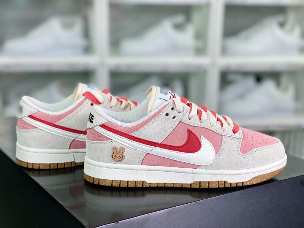 SB Dunk Low SE 