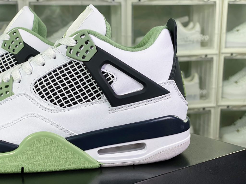 Wmns Air Jordan 4 Retro 