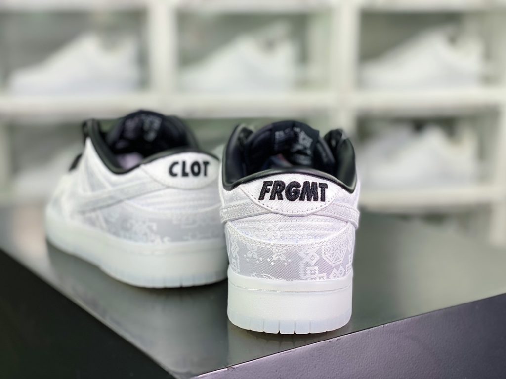 Fragment Design x Clot x [Nike] SB Dunk Low 