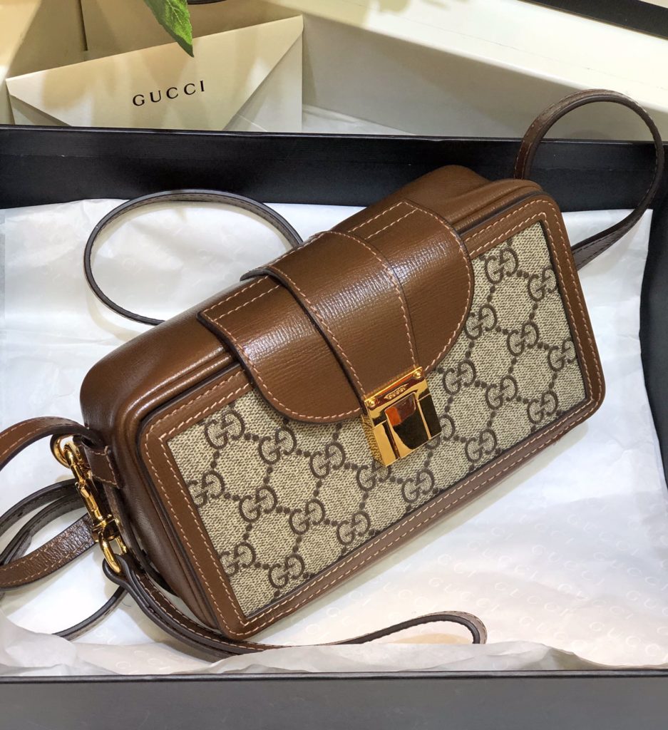 Original factory leather box bag 🔥 # ▫️ Model: 614368 ▫️ Size: 18 * 10.5 * 6.5cm Hu Yitian GUCCI ┊ Design Exquisite Retro Interior Capacity Super Large! Original Italian leather with G pattern leather! Decorative logo engraved metal buckle. A must-have item for fashionistas, just start with a very retro look