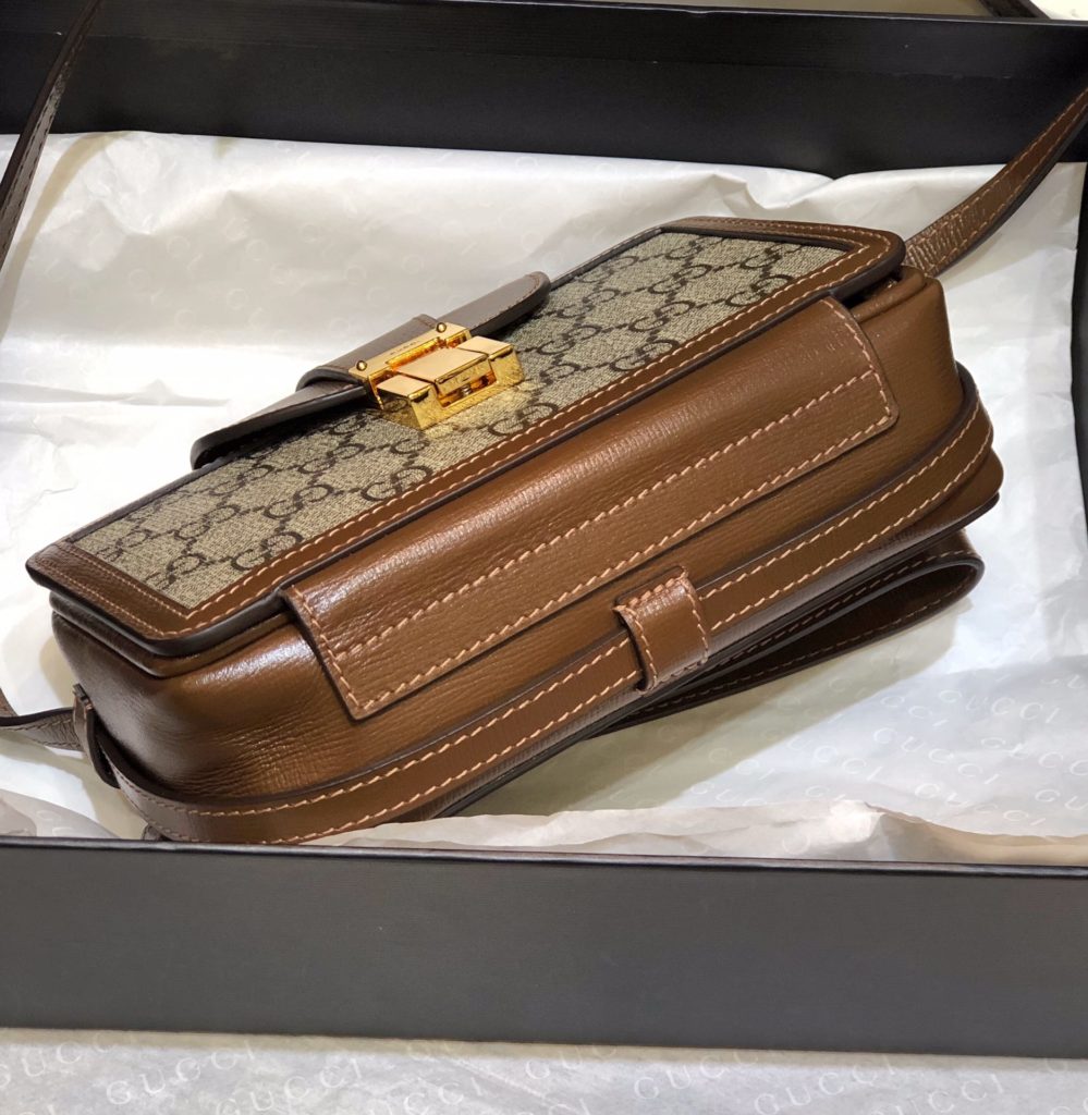 Original factory leather box bag 🔥 # ▫️ Model: 614368 ▫️ Size: 18 * 10.5 * 6.5cm Hu Yitian GUCCI ┊ Design Exquisite Retro Interior Capacity Super Large! Original Italian leather with G pattern leather! Decorative logo engraved metal buckle. A must-have item for fashionistas, just start with a very retro look