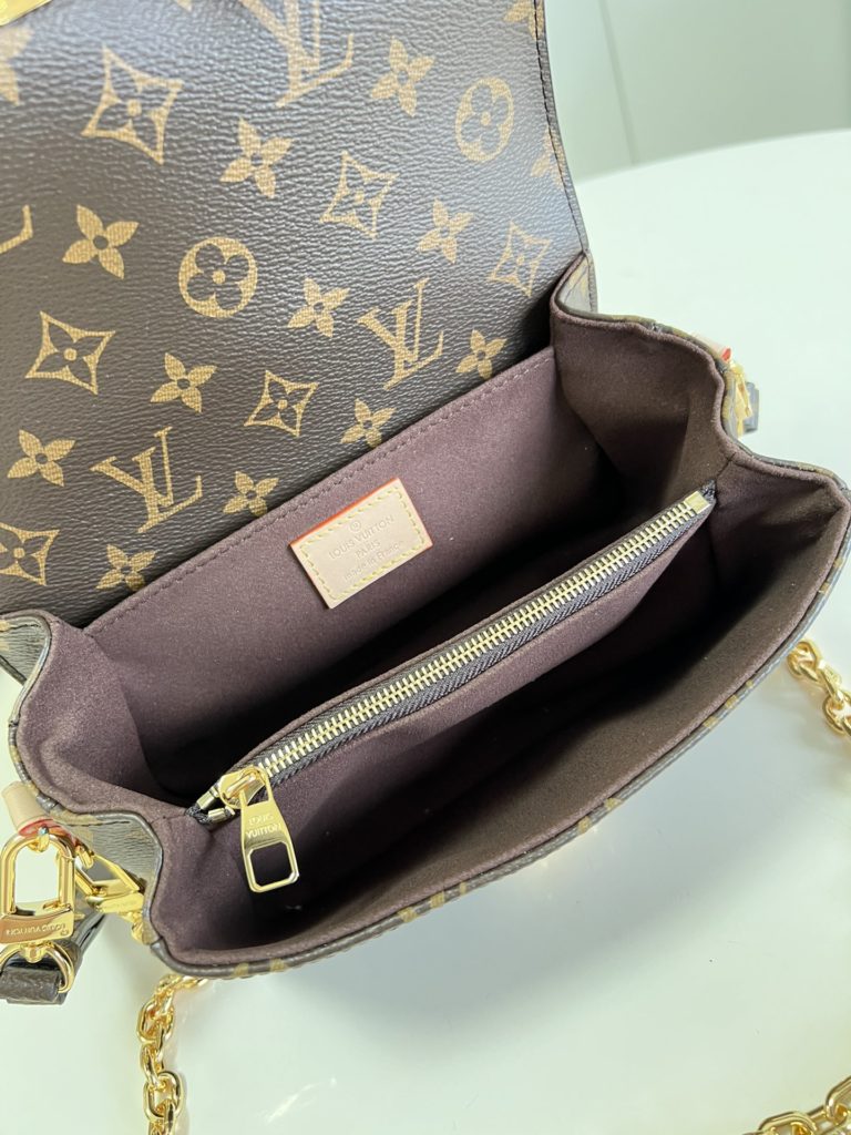 [M46279 Old Flower] LV postman's small East West M é tis handbag features a stylish shoulder back schoolbag design that is full of trendy flu. The compact package is made from brand Monogram canvas and features a chic S-lock lock lock and stylish top handle, with a polished surface that shines brightly. Various functions and spacious space. Detachable long shoulder strap for easy shoulder to shoulder or cross body carrying. It is a good companion for daily travel. Size 21.5x6x13.5cm S