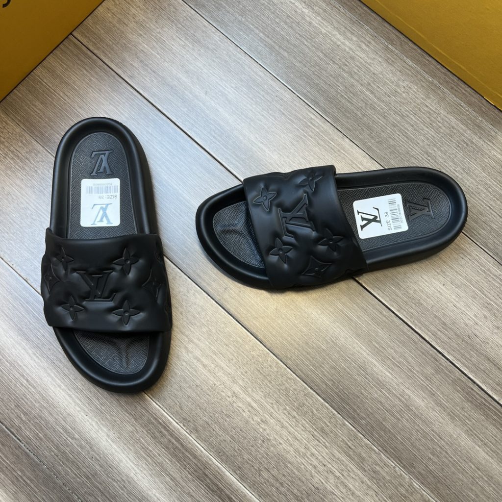 [Louis Vuitton] Louis Vuitton - Premium Quality Original - Upper · Original 🔝 Brand Totem Environmental Friendly Rubber Foam Upper - Outsole · Original Ultra Light TPU Rubber Foam · Molded Outsole - Ultra High Quality Control · Fine Workmanship: Highlighting (High end · Nobility · Grade) - Size: 38-44 (45, 46 can be customized) · 08193