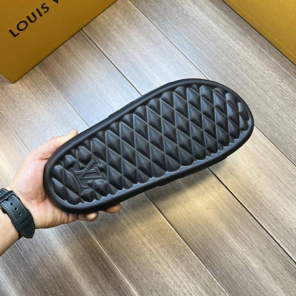 [Louis Vuitton] Louis Vuitton - Premium Quality Original - Upper · Original 🔝 Brand Totem Environmental Friendly Rubber Foam Upper - Outsole · Original Ultra Light TPU Rubber Foam · Molded Outsole - Ultra High Quality Control · Fine Workmanship: Highlighting (High end · Nobility · Grade) - Size: 38-44 (45, 46 can be customized) · 08193