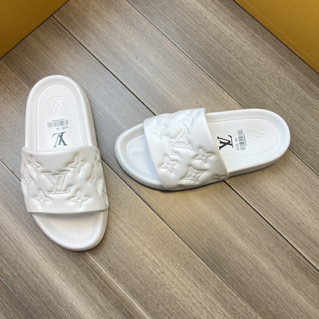 [Louis Vuitton] Louis Vuitton - Premium Quality Original - Upper · Original 🔝 Brand Totem Environmental Friendly Rubber Foam Upper - Outsole · Original Ultra Light TPU Rubber Foam · Molded Outsole - Ultra High Quality Control · Fine Workmanship: Highlighting (High end · Nobility · Grade) - Size: 38-44 (45, 46 can be customized) · 08193