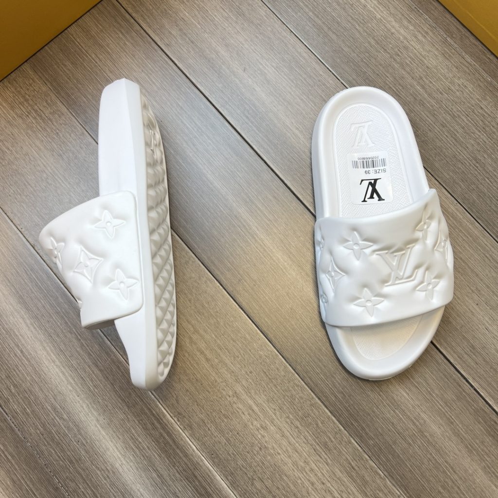 [Louis Vuitton] Louis Vuitton - Premium Quality Original - Upper · Original 🔝 Brand Totem Environmental Friendly Rubber Foam Upper - Outsole · Original Ultra Light TPU Rubber Foam · Molded Outsole - Ultra High Quality Control · Fine Workmanship: Highlighting (High end · Nobility · Grade) - Size: 38-44 (45, 46 can be customized) · 08193