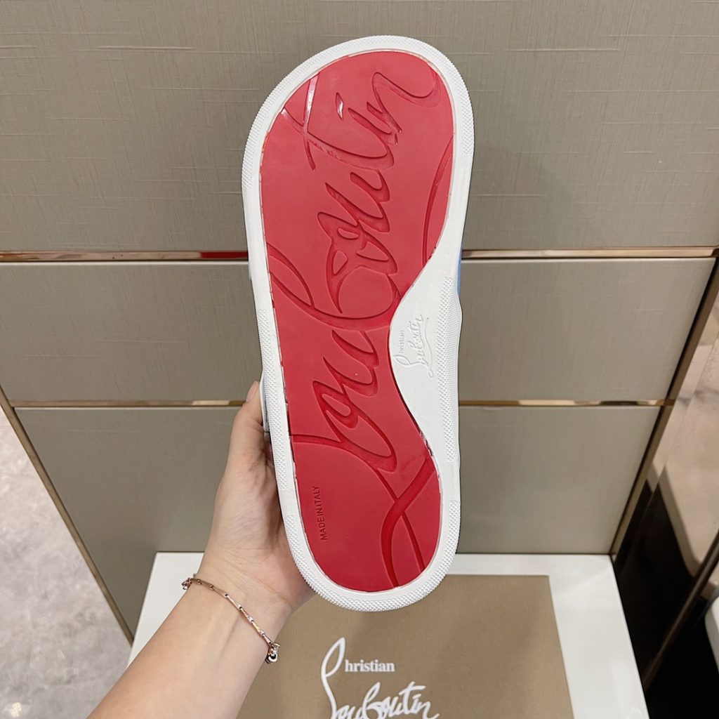 CL2023's latest model - the latest member of the men's thick sole rivet slipper nail family, is also a dazzling red sole shoe element. The embroidery on the cow leather upper is super heavy and has a texture. Original red outsole, Size: 38-45