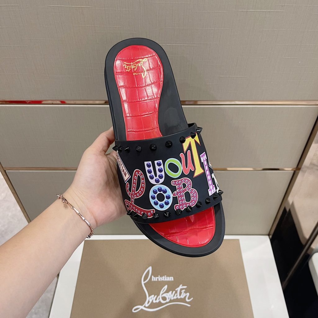 CL2023's latest model - the latest member of the men's thick sole rivet slipper nail family, is also a dazzling red sole shoe element. The embroidery on the cow leather upper is super heavy and has a texture. Original red outsole, Size: 38-45