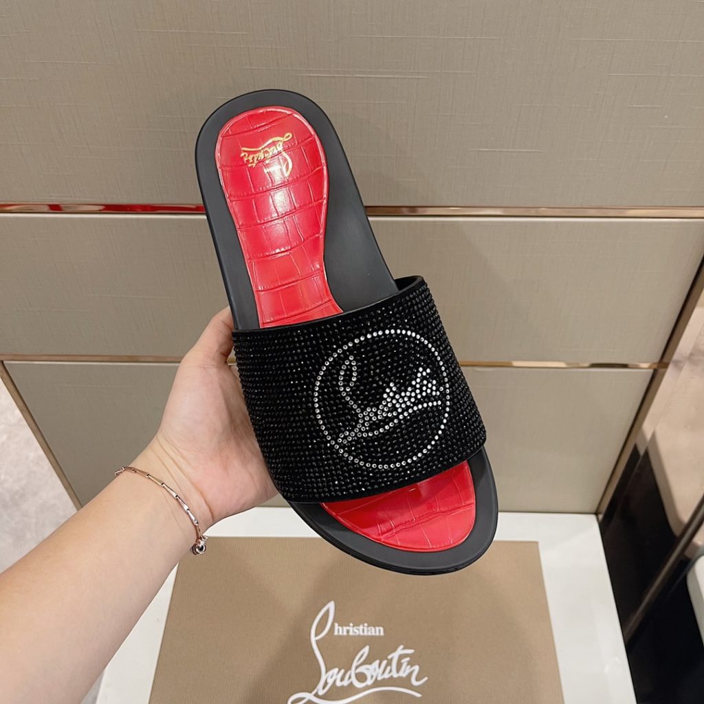 CL2023's latest model - the latest member of the men's thick sole rivet slipper nail family, is also a dazzling red sole shoe element. The embroidery on the cow leather upper is super heavy and has a texture. Original red outsole, Size: 38-45