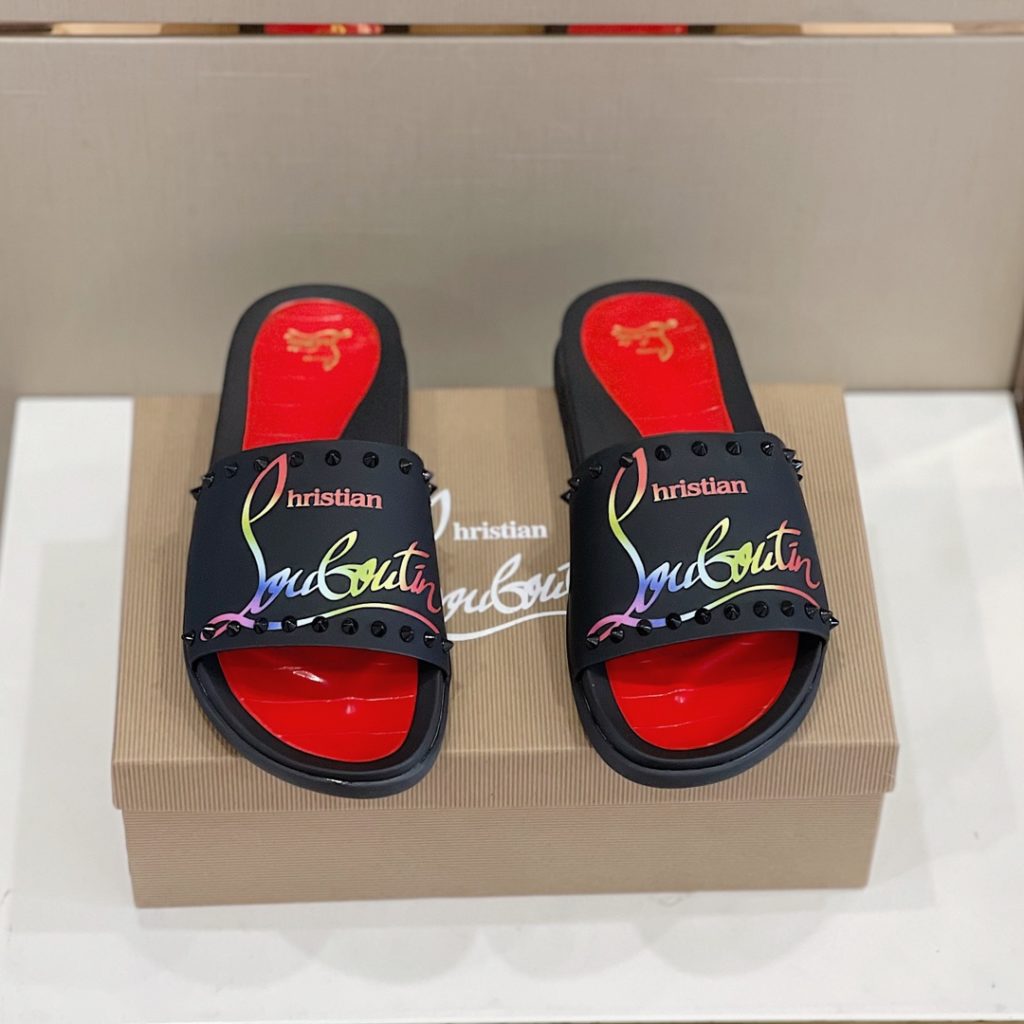 CL2023's latest model - the latest member of the men's thick sole rivet slipper nail family, is also a dazzling red sole shoe element. The embroidery on the cow leather upper is super heavy and has a texture. Original red outsole, Size: 38-45