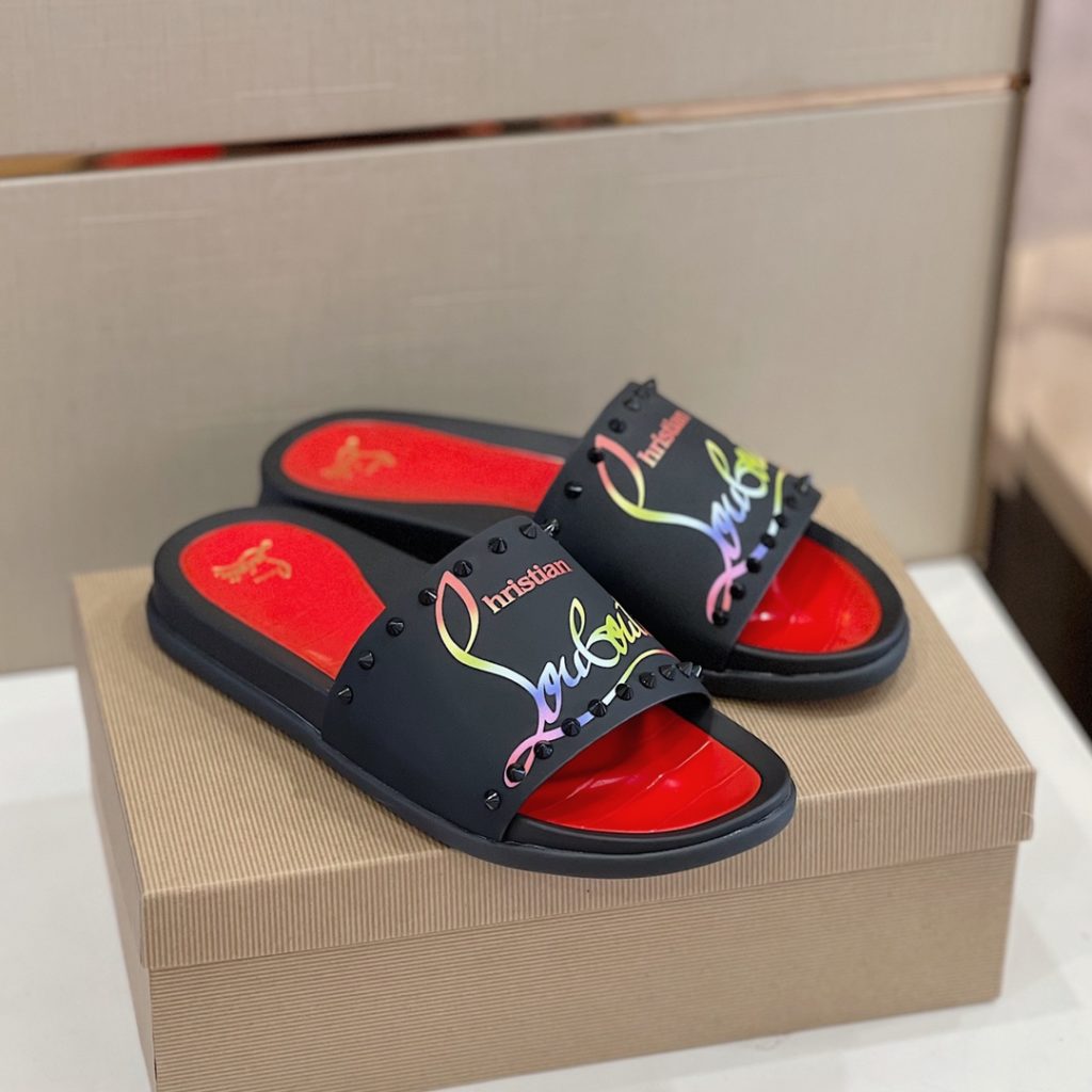 CL2023's latest model - the latest member of the men's thick sole rivet slipper nail family, is also a dazzling red sole shoe element. The embroidery on the cow leather upper is super heavy and has a texture. Original red outsole, Size: 38-45