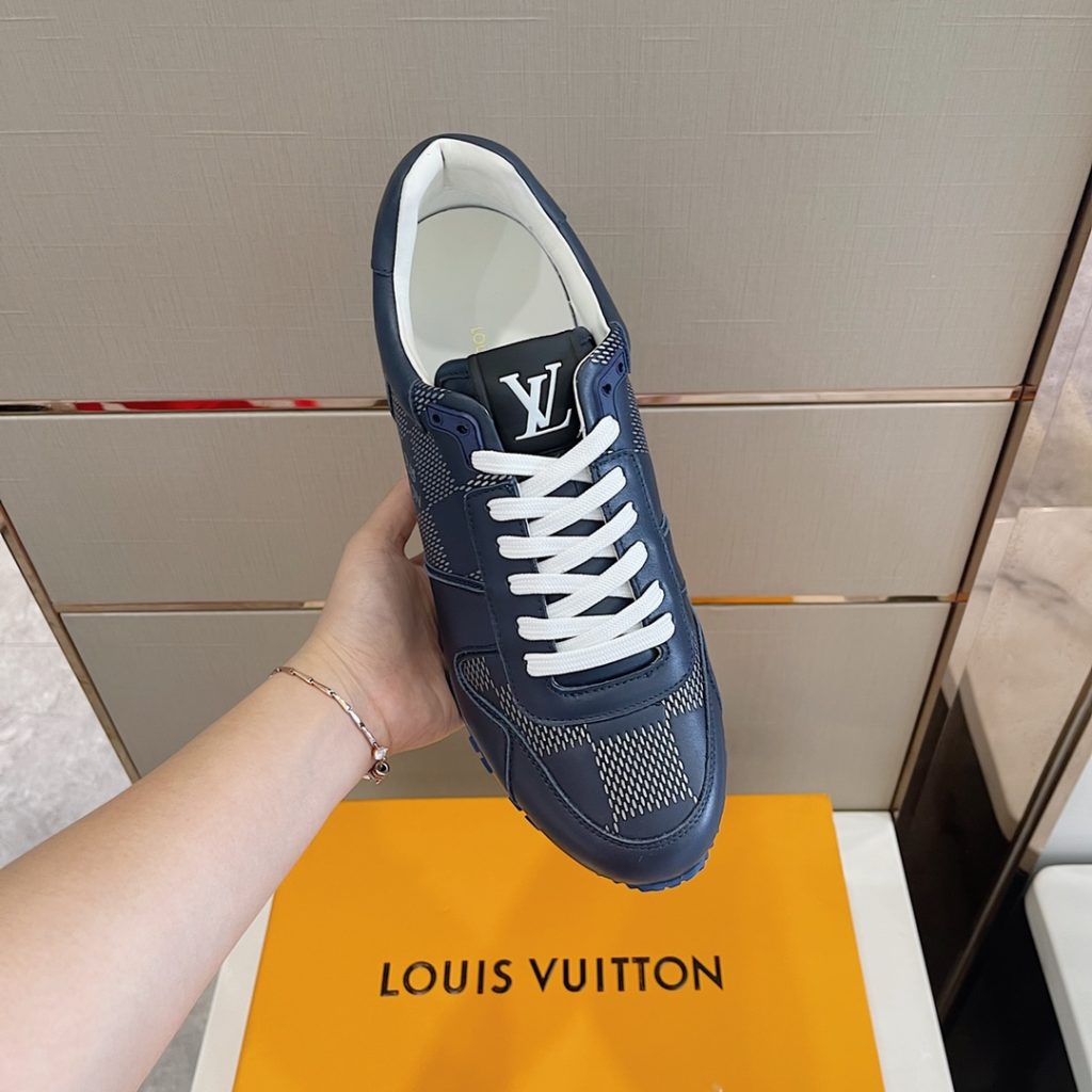 The LV Louis Vuitton sneaker Run Away combines Epi cow leather and Monogram embossed grain cow leather to recreate the inspiration of traditional running shoes. The wedge outsole continues its iconic design, with brand letters and logos on the tongue and back. Monogram embossed grain cow leather and Epi cow leather Rubber outsole Size: 38-44 (38.45 custom made) all cow leather