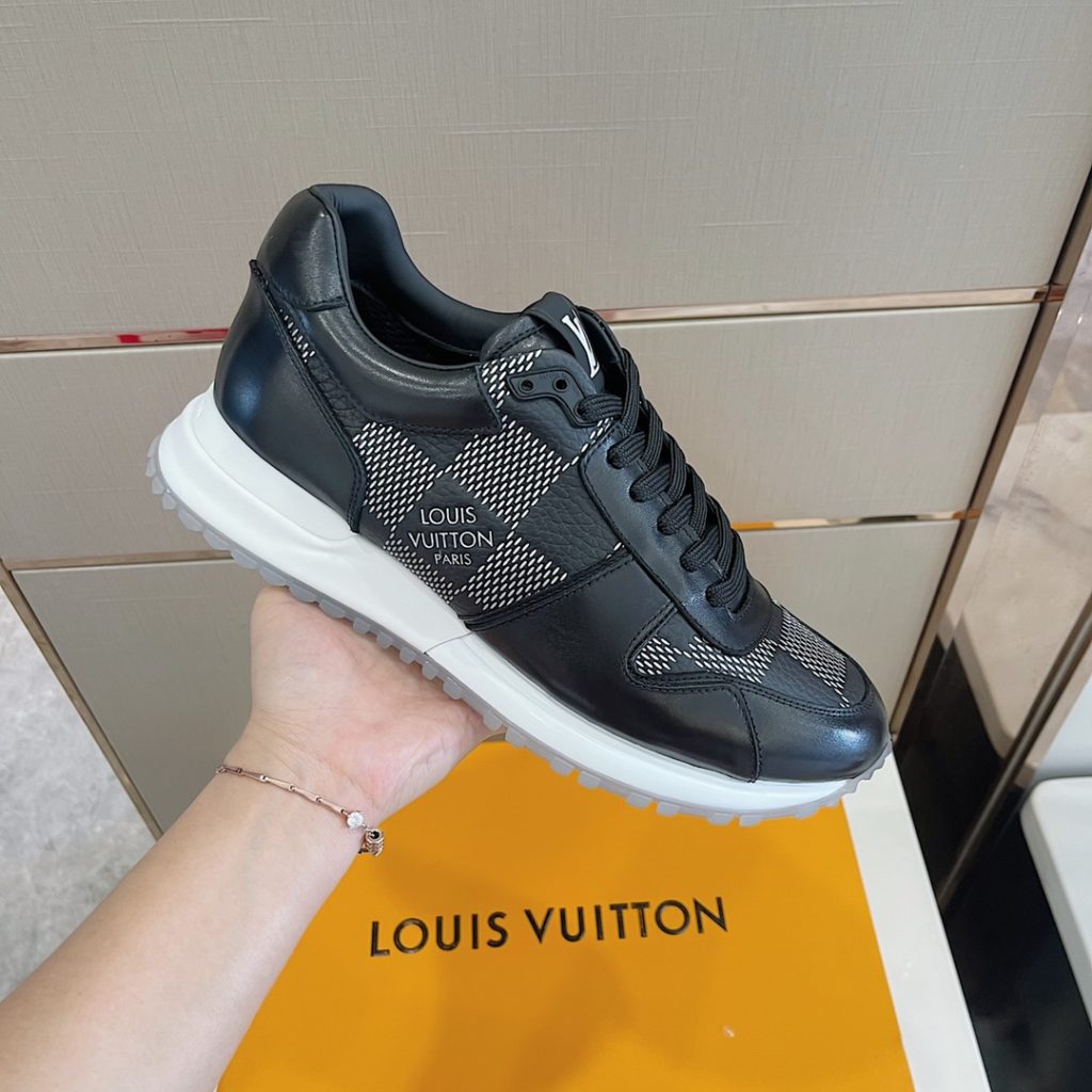 The LV Louis Vuitton sneaker Run Away combines Epi cow leather and Monogram embossed grain cow leather to recreate the inspiration of traditional running shoes. The wedge outsole continues its iconic design, with brand letters and logos on the tongue and back. Monogram embossed grain cow leather and Epi cow leather Rubber outsole Size: 38-44 (38.45 custom made) all cow leather