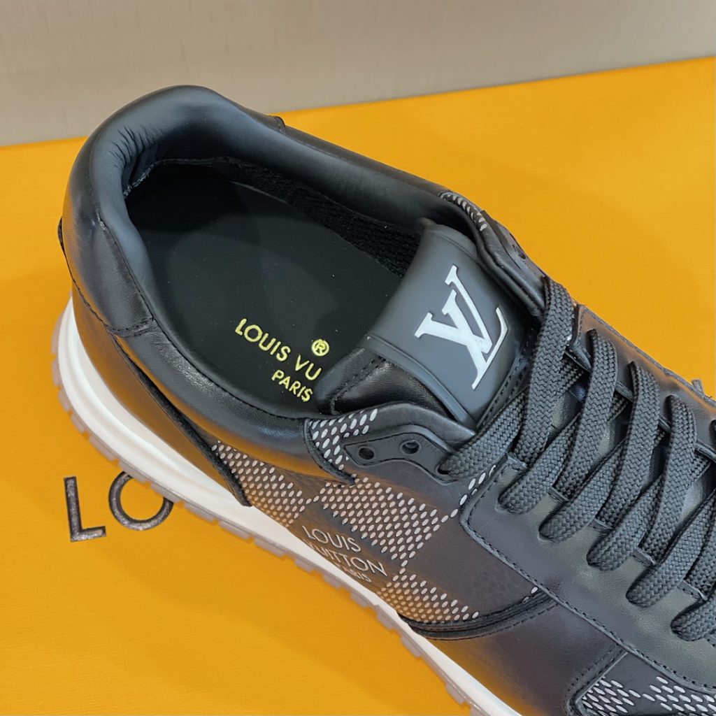 The LV Louis Vuitton sneaker Run Away combines Epi cow leather and Monogram embossed grain cow leather to recreate the inspiration of traditional running shoes. The wedge outsole continues its iconic design, with brand letters and logos on the tongue and back. Monogram embossed grain cow leather and Epi cow leather Rubber outsole Size: 38-44 (38.45 custom made) all cow leather