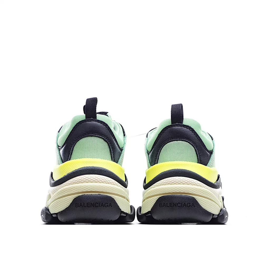 Company level original box Balenciaga Triple S Balenciaga Dad's shoes 1.0, breakthrough in eight layer sole, impossible to debut original sole eight layer combination Balenciaga does not make any comparison, seeing is believing 9