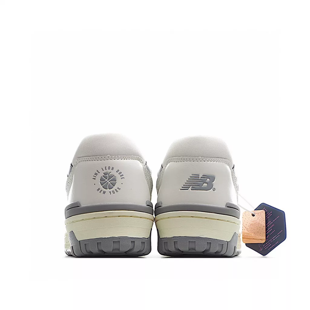 Rose gold buckle version, the strongest and most popular version of the year 🚀 Vintage New Choice, New Balance 550 Series Classic Vintage Low Top Casual Sports Basketball Cricket Shoes White Grey Product Number: BB550AE1 # Fully Developed Based on the Original Shoe Differentiation, Market Leading Version 9