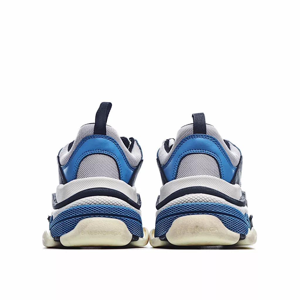 Company level original box Balenciaga Triple S Balenciaga Dad's shoes 1.0, breakthrough in eight layer sole, impossible to debut original sole eight layer combination Balenciaga does not make any comparison, seeing is believing 9