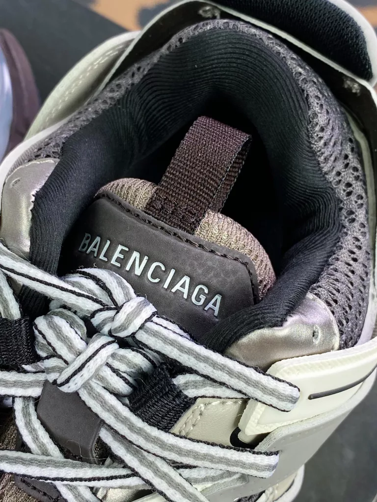 BALENCIAGA Track Trainers 3.0-generation retro wild running dad trend versatile jogging shoes 542023 W3AC1 189710