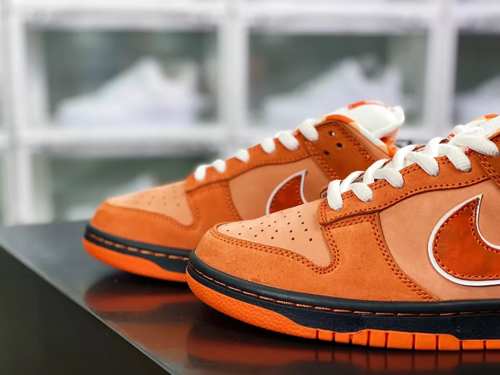 Boston Famous Shoe Store Heavyweight Co branded Concepts x SB Dunk Low 