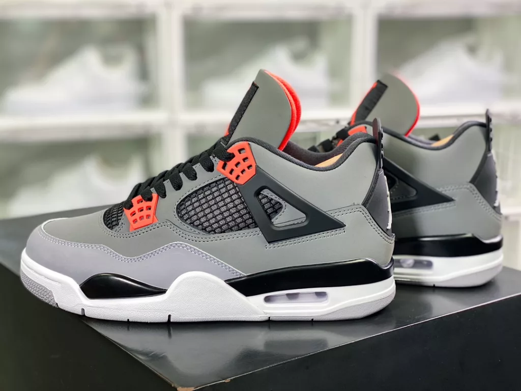 Air Jordan 4 Retro 