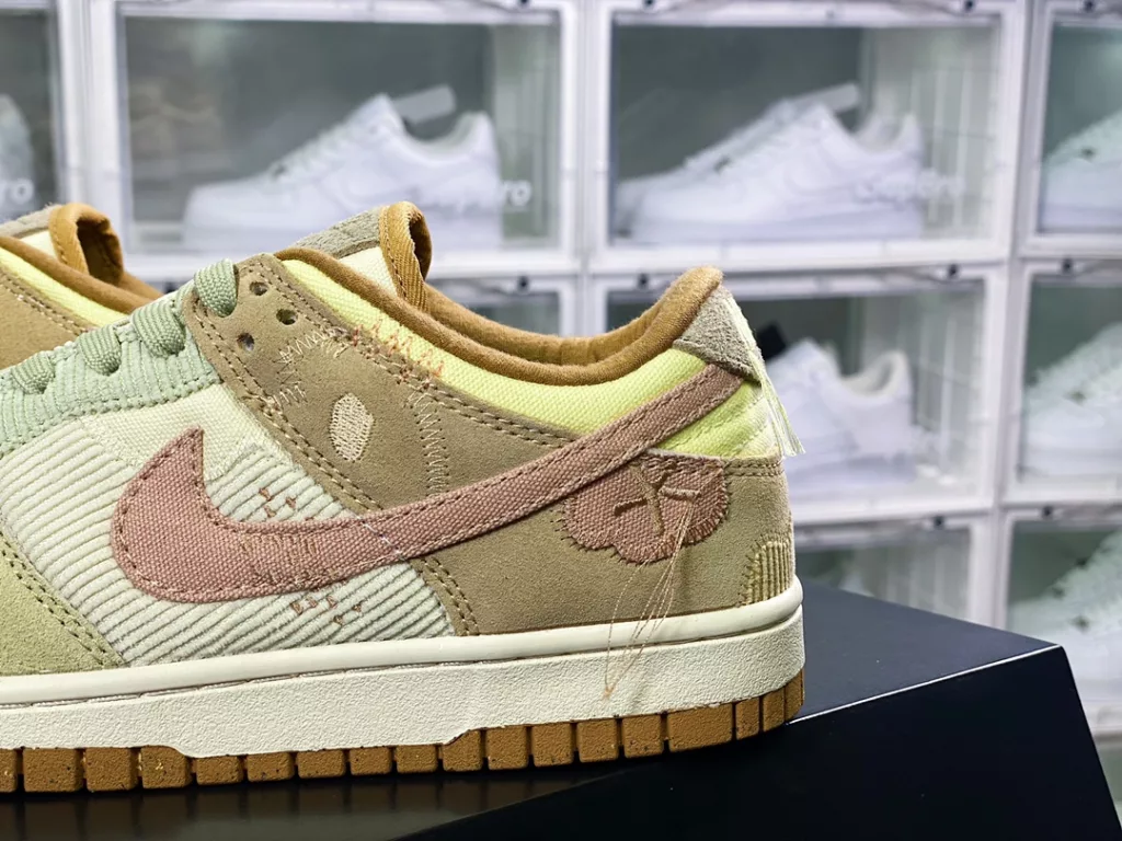 The all-new Nike WMNS SB Dunk Low 