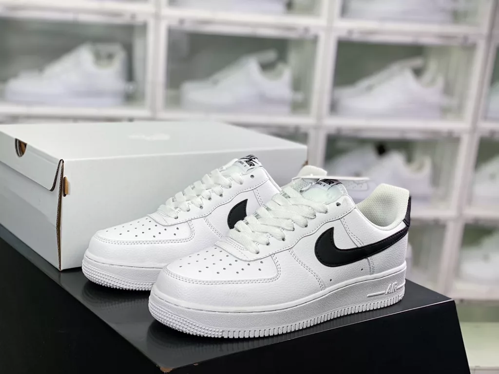 Nike Air Force 1'07 Low 