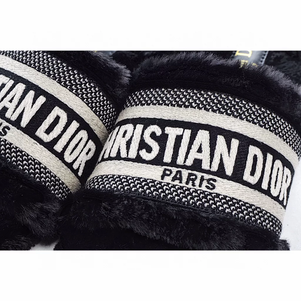 DIOR Dior's new autumn and winter wool mop, genuine wool electric embroidered logo wool mop, foot pad top layer waxed cowhide fabric material: wool, welcome to taste the bottom: Italian imported genuine leather bottom size: 35-40