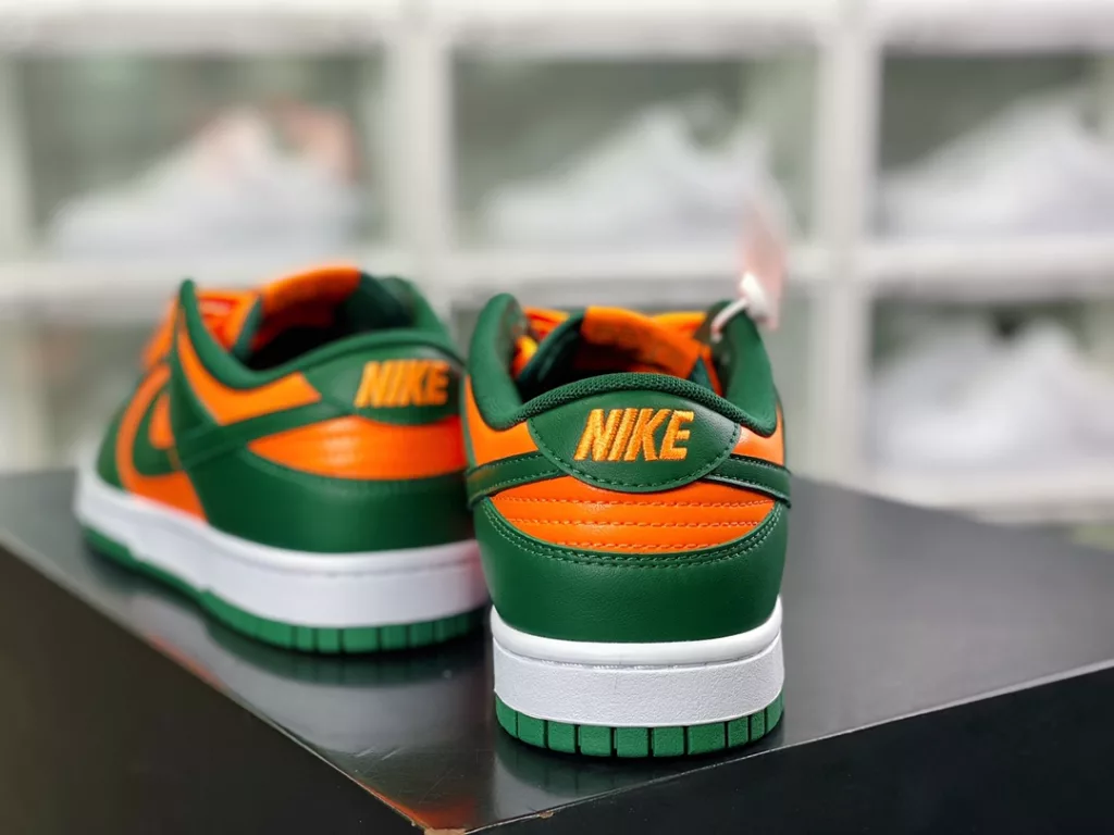 Vintage orange green outfit, Nike SB Dunk Low 