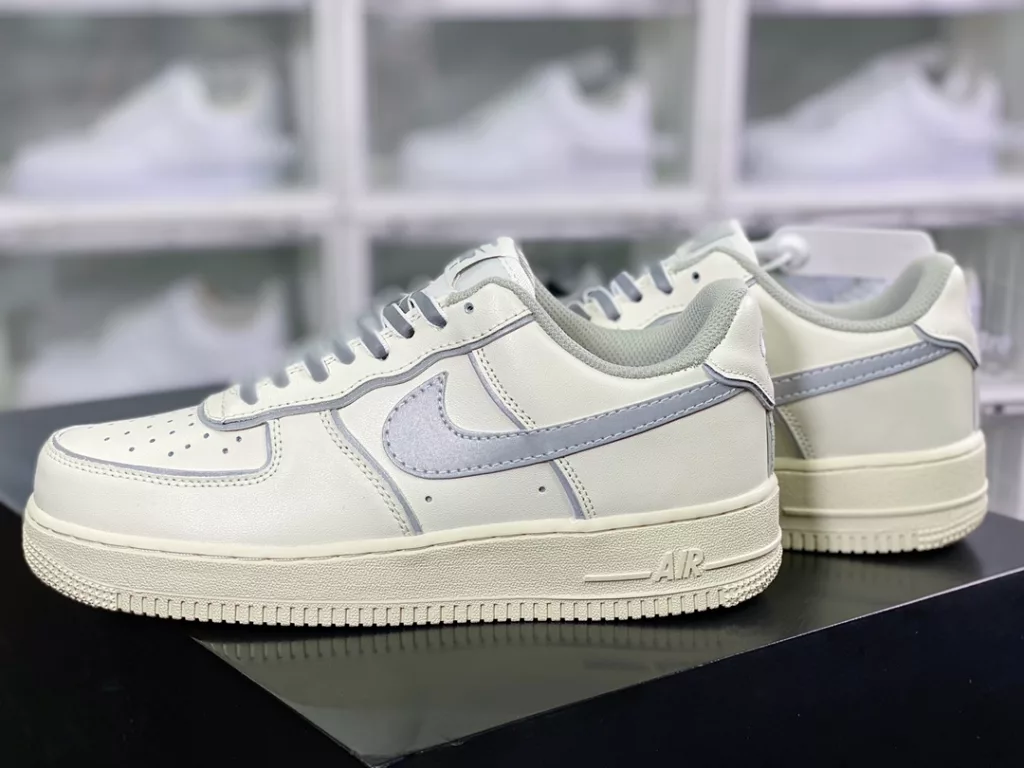 Nike Air Force 1'07 Low Leather 