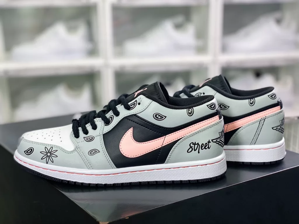 Nike Air Jordan 1 Low GS 