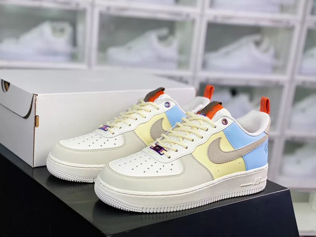 Nike Wmns Air Force 1'07 LX 