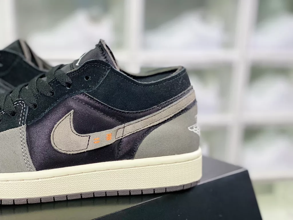 Nike Air Jordan 1 Low SE Craft 